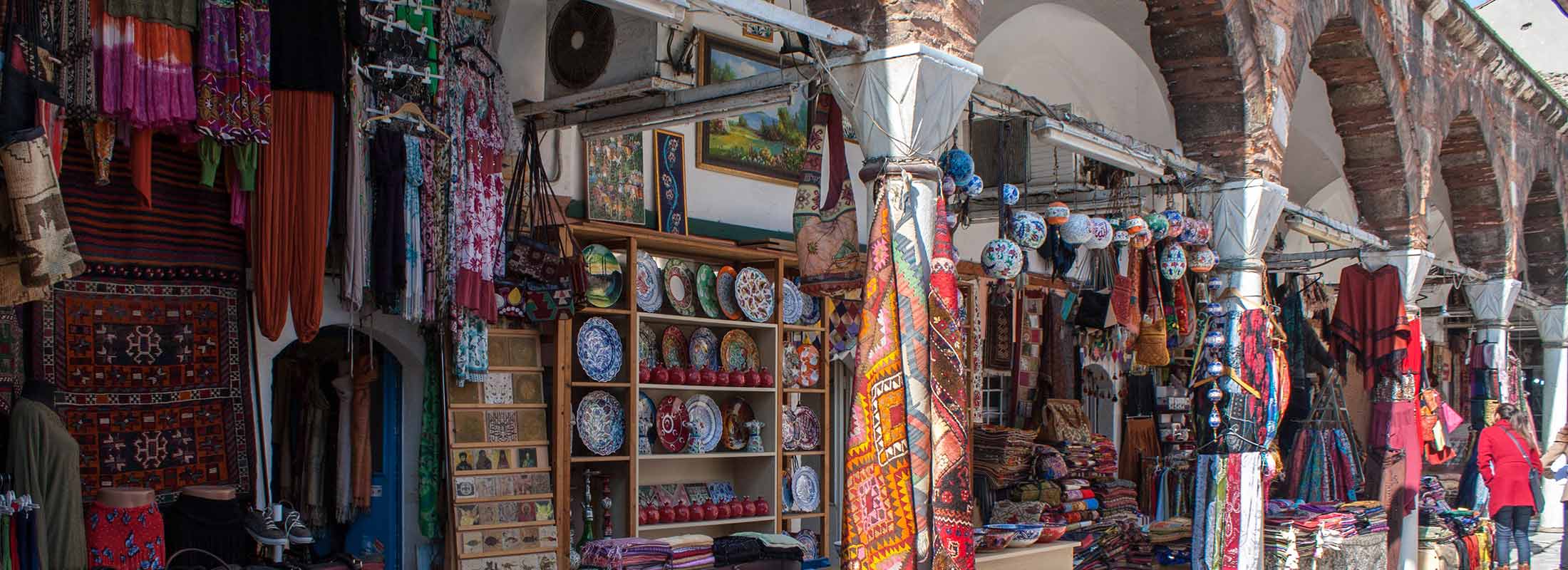 GRAND BAZAAR MONDAY WALK ALONG THE DIVAN YOLU